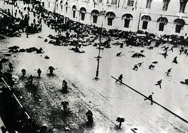 Vasario demonstracijos sušaudymas Nevos prospekte. Petrogradas, 1917
